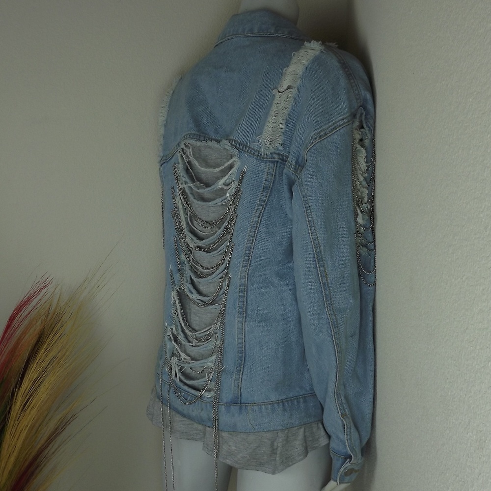 Beautiful Blue Jeans Jacket w/ Torn Detailing - Picture 8 of 8